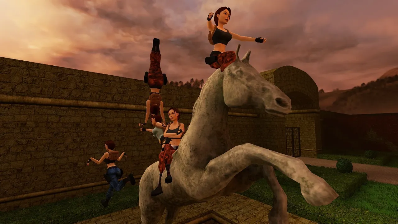 Acrobatics on the horse statue in Venice TR2 Multiplayer