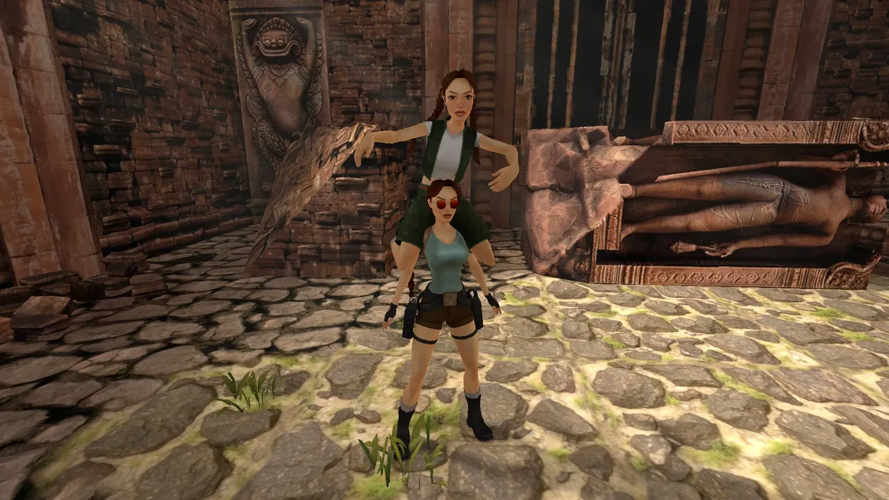 Two Laras at the temple in South Pacific TR3 Multiplayer